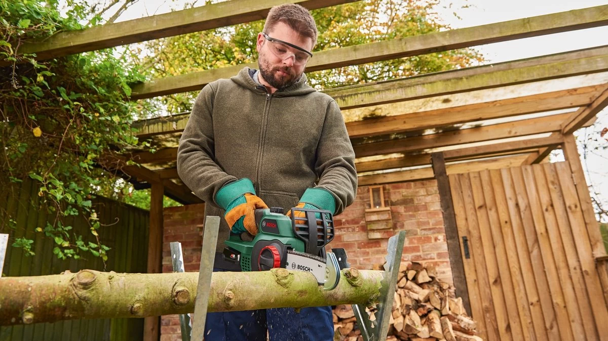 Bosch UniversalChain 18 Kettingzaag - Met 18 V Accu En Lader - Afbeelding 6