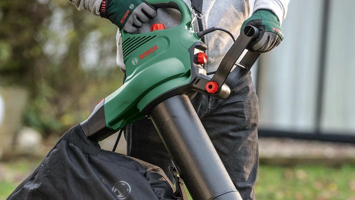 Bosch UniversalGardenTidy 3000 Bladblazer - Op Snoer - 3000 W - Afbeelding 5