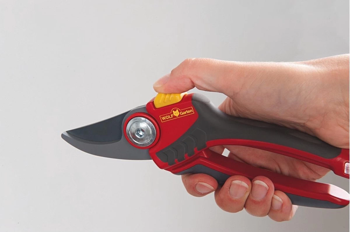 WOLF-Garten Snoeischaar "Premium Plus" RR 4000 - Max. Knipdiameter 22 Mm - Links- En Rechtshandige - Softinleg Handgreep - Snijhoek 30° - Voor Grote Handen - Vervangbare Messen - Afbeelding 4