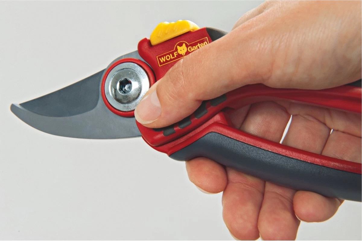 WOLF-Garten Snoeischaar "Premium Plus" RR 4000 - Max. Knipdiameter 22 Mm - Links- En Rechtshandige - Softinleg Handgreep - Snijhoek 30° - Voor Grote Handen - Vervangbare Messen - Afbeelding 6