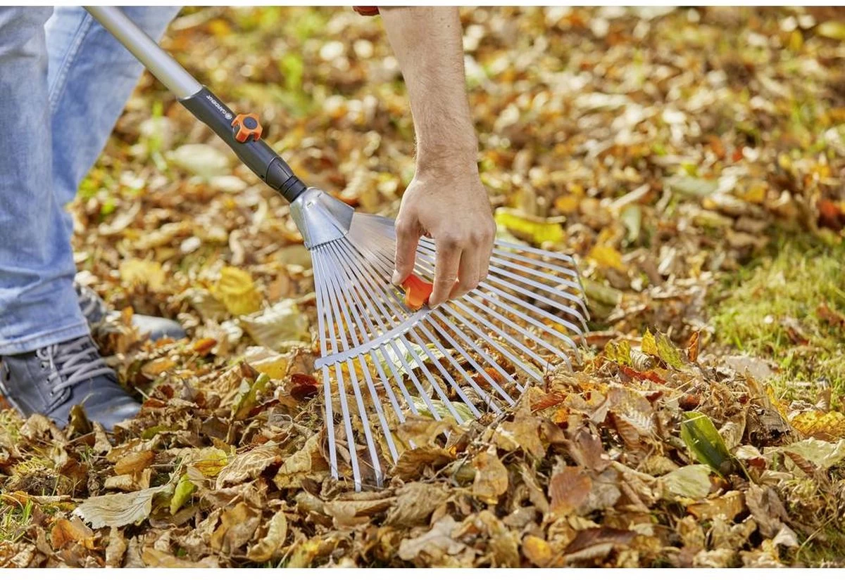 GARDENA Combisysteem Bladhark Hark - Werkbreedte Verstelbaar 30/50 Cm - Aanbevolen Steellengte 130 Cm - Afbeelding 7