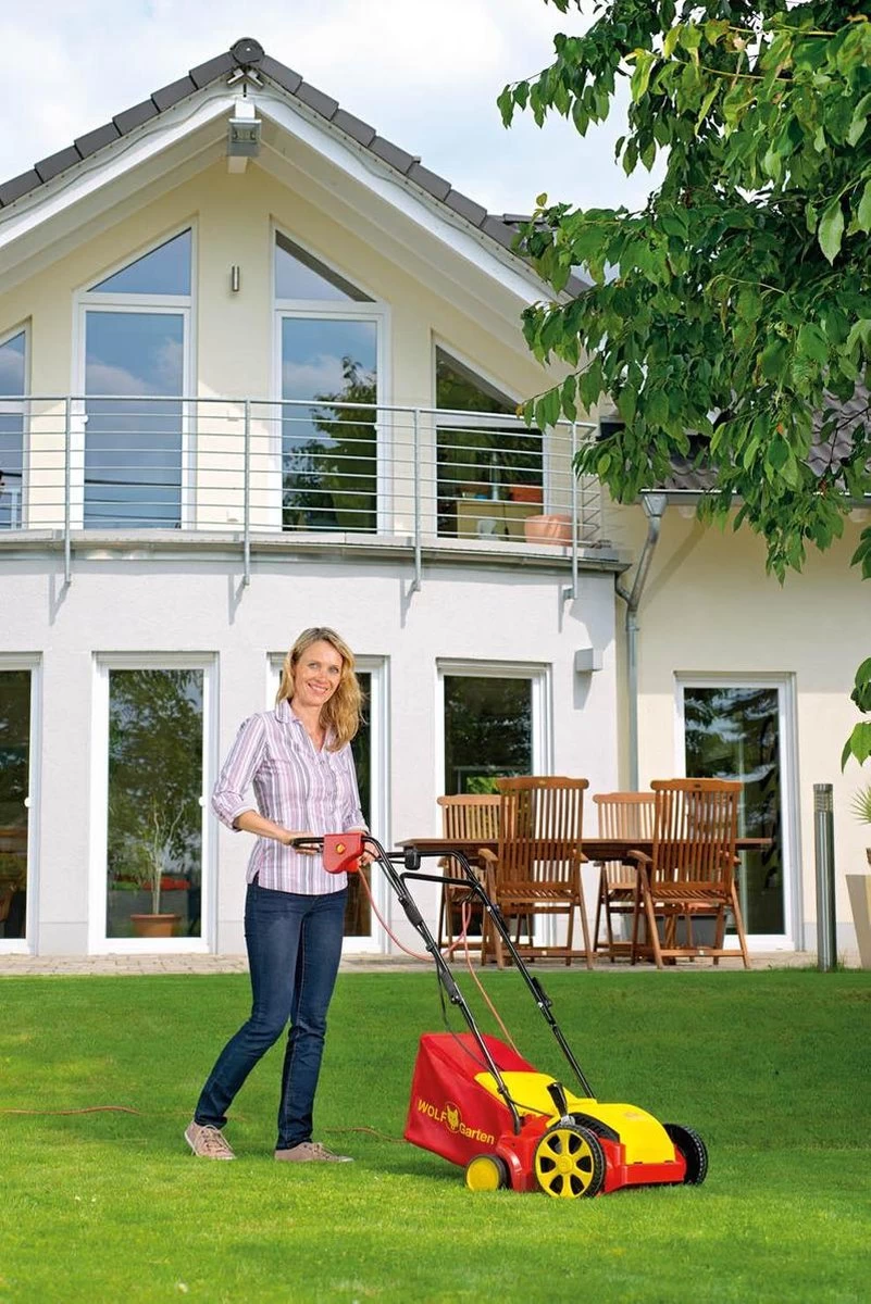 WOLF-Garten Elektrische Verticuteermachine VA 303 E - Werkbreedte 30 Cm - Opvangzak 35 L - 1300 W Motor - Moshark - Verticuteren - Opvangen - Afbeelding 5