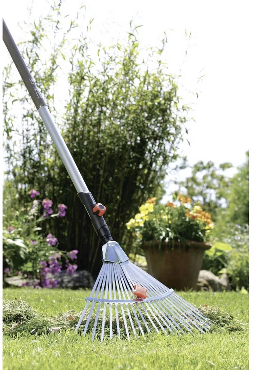 GARDENA Combisysteem Bladhark Hark - Werkbreedte Verstelbaar 30/50 Cm - Aanbevolen Steellengte 130 Cm - Afbeelding 4